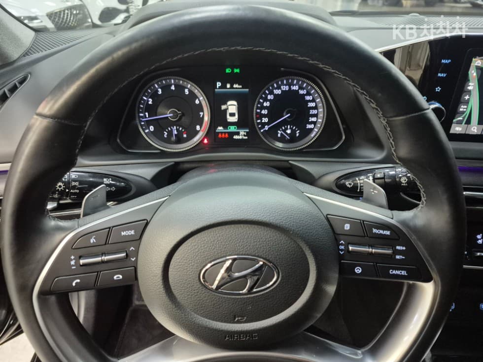 (234no5921)Hyundai Sonata (DN8)2.0 Premium Plus - 13