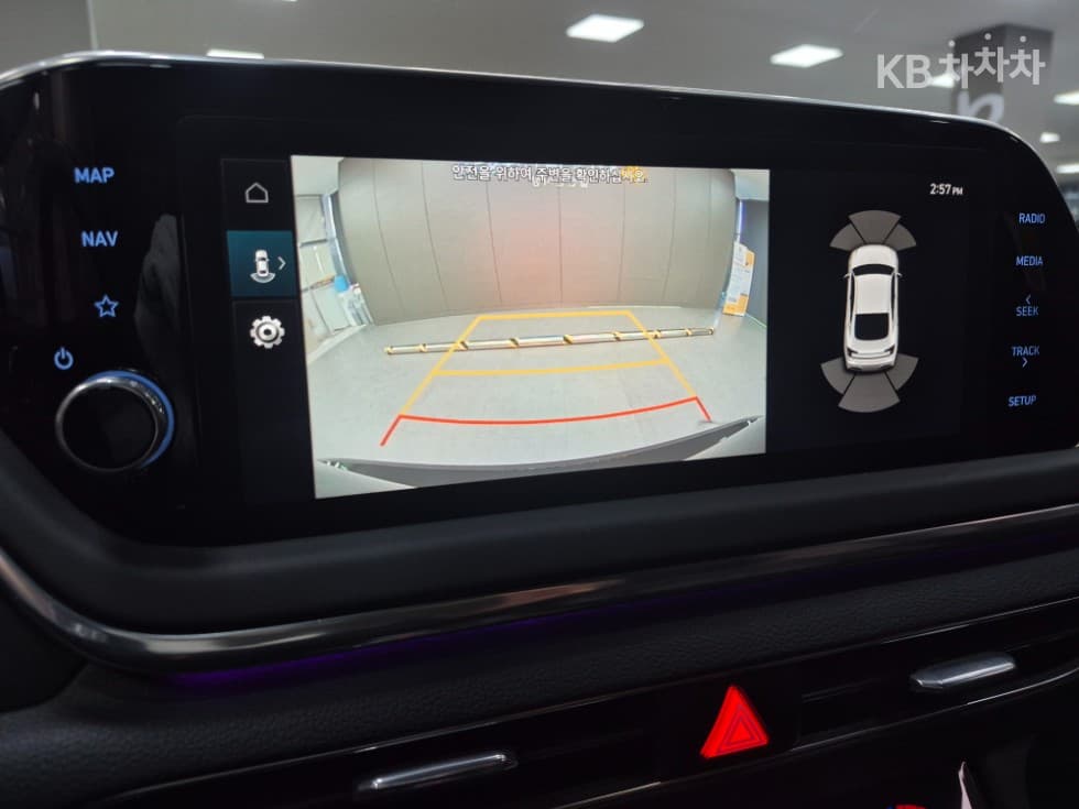 (234no5921)Hyundai Sonata (DN8)2.0 Premium Plus - 19