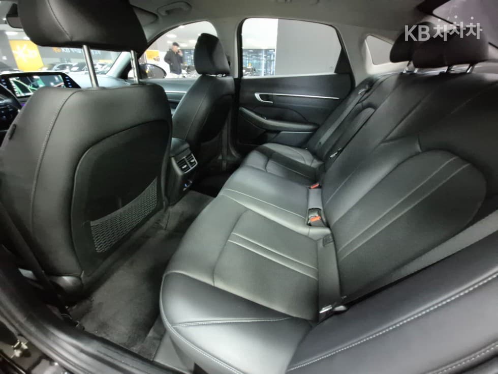 (234no5921)Hyundai Sonata (DN8)2.0 Premium Plus - 22