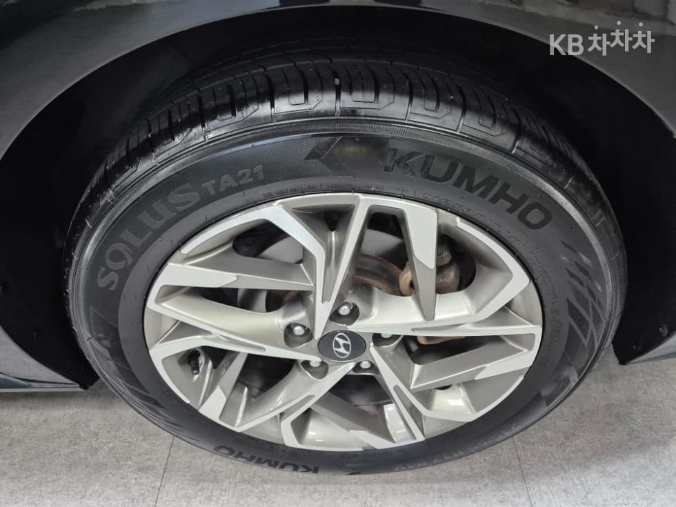 (234no5921)Hyundai Sonata (DN8)2.0 Premium Plus - 28