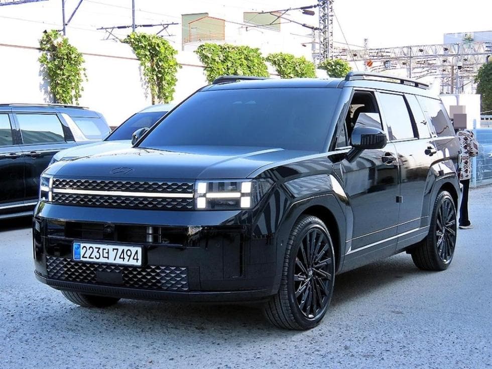 Hyundai All New Santa Fe MX5 Gasoline 2.5T AWD Calligraphy - Image 1