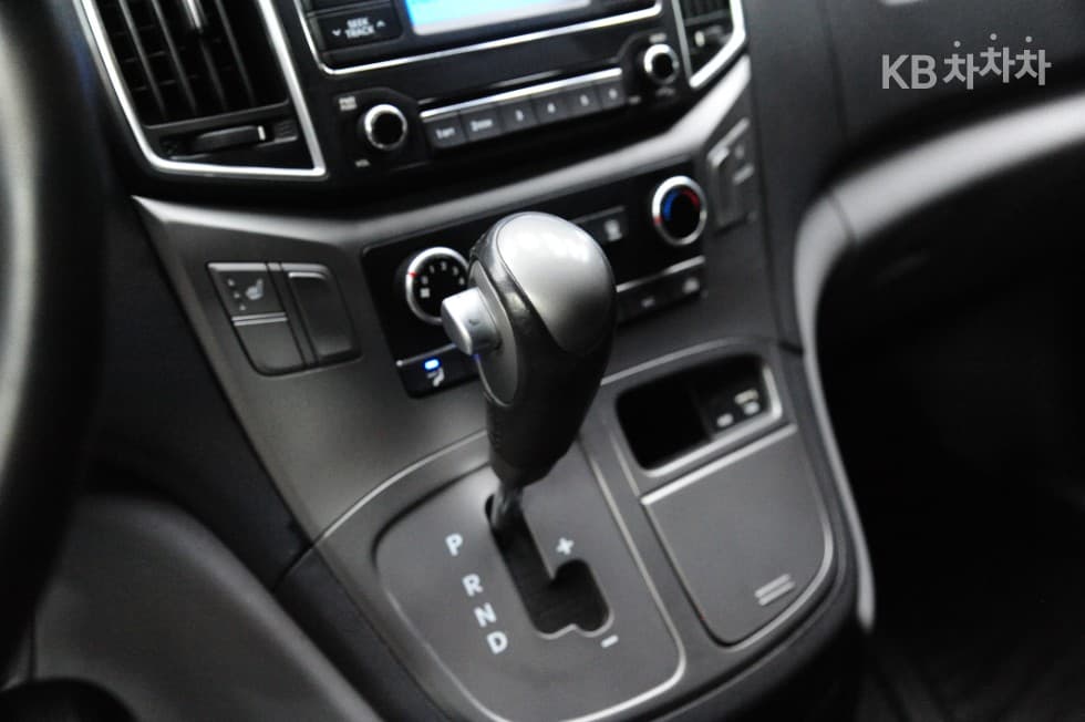 (97로1634)Hyundai The New Grand Starex Van 3 Passenger Smart - 14