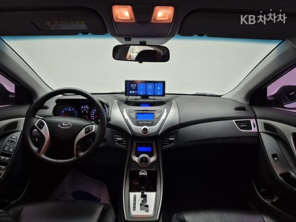 (14N6001)Hyundai AvanteMDM16 GDi LUXURY - 7