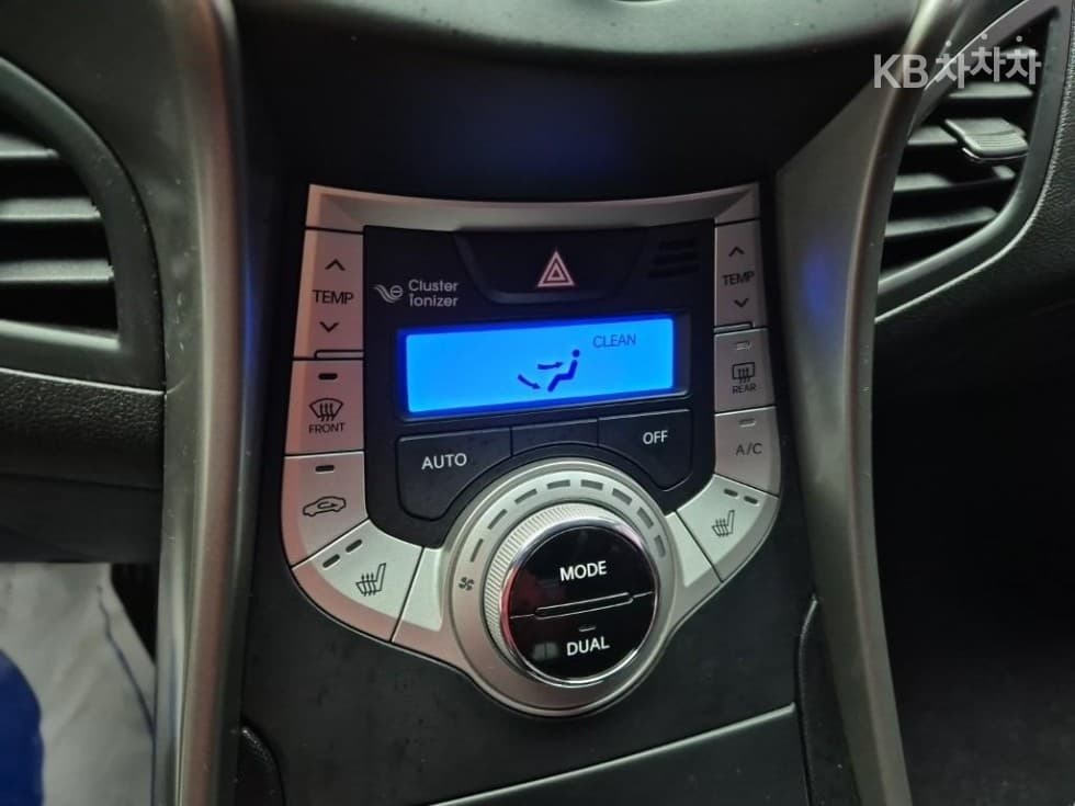 (14N6001)Hyundai AvanteMDM16 GDi LUXURY - 15