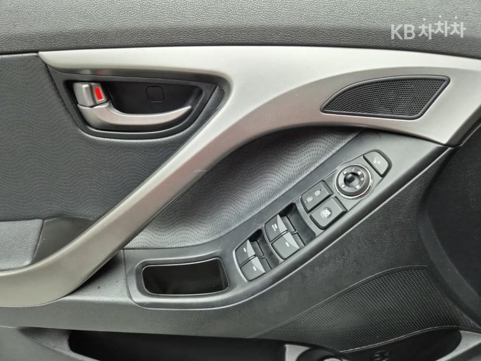 (14N6001)Hyundai AvanteMDM16 GDi LUXURY - 17