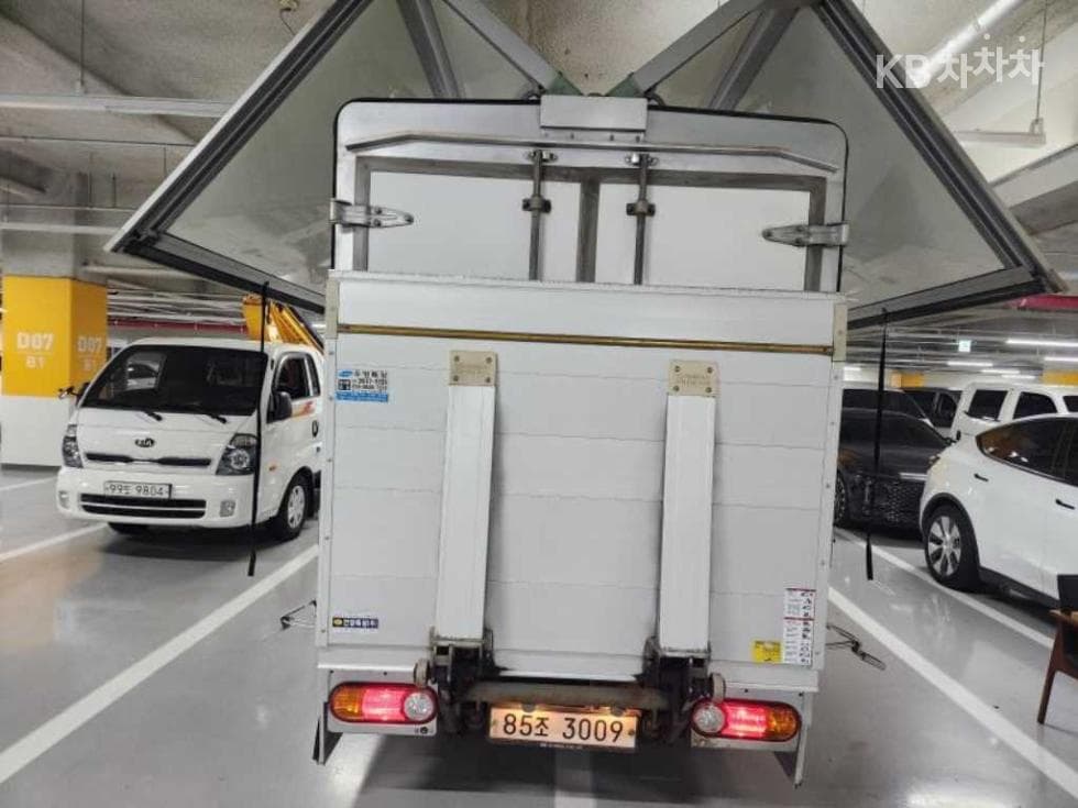 Hyundai Porter 2Extra Long Double Cab CRDi Smart - 6