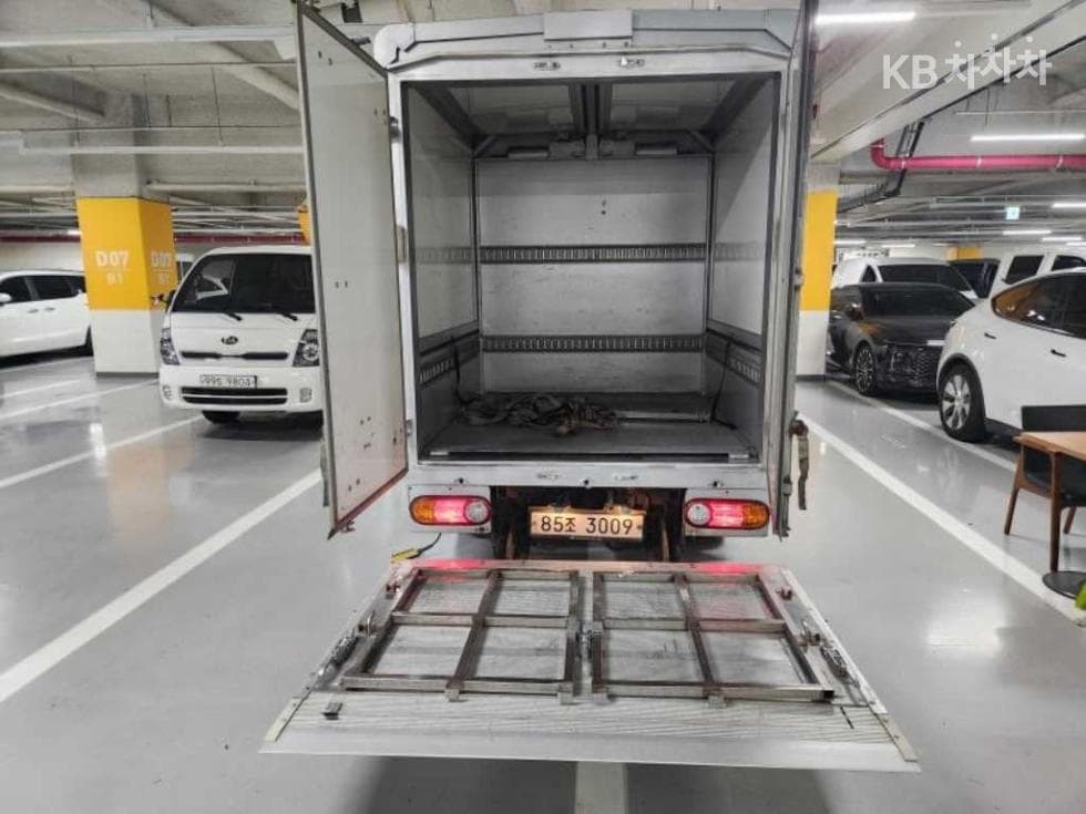 Hyundai Porter 2Extra Long Double Cab CRDi Smart - 8