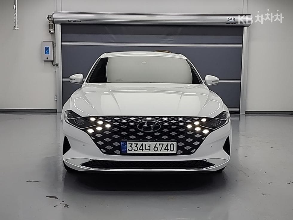 Hyundai The New Granger 2.5 Premium Choice - Image 2