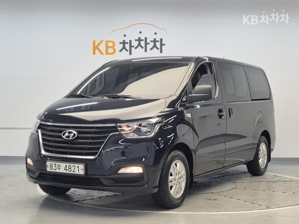 Hyundai The New Grand Starex Van 5 Passenger Smart - Image 1