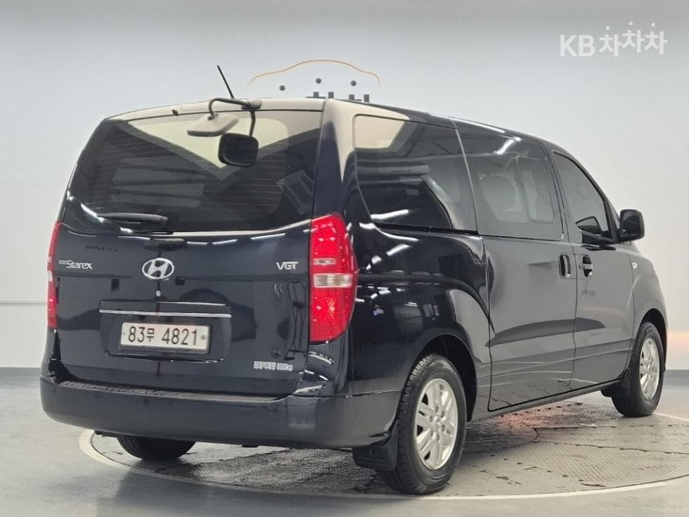 Hyundai The New Grand Starex Van 5 Passenger Smart - Image 3