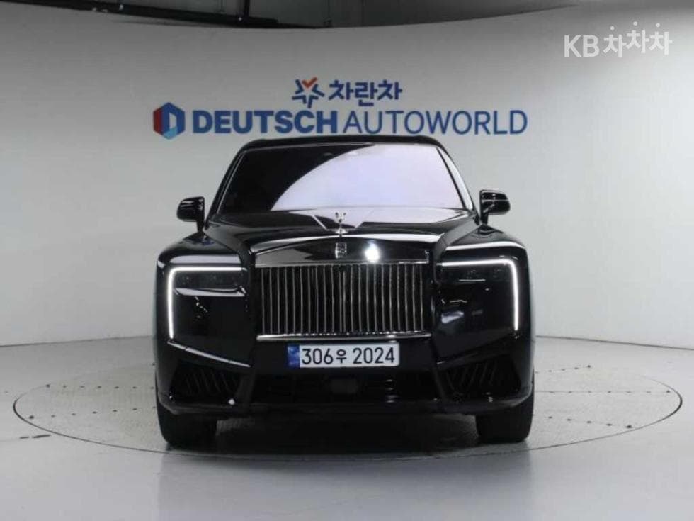 Rolls-Royce Cullinan 6.7 V12 Black Badge - Image 2