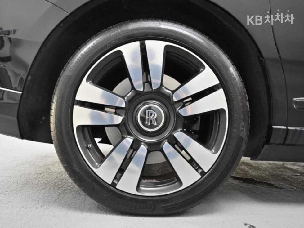 (306u2024)Rolls-Royce Cullinan6.7 V12 Black Badge - 5