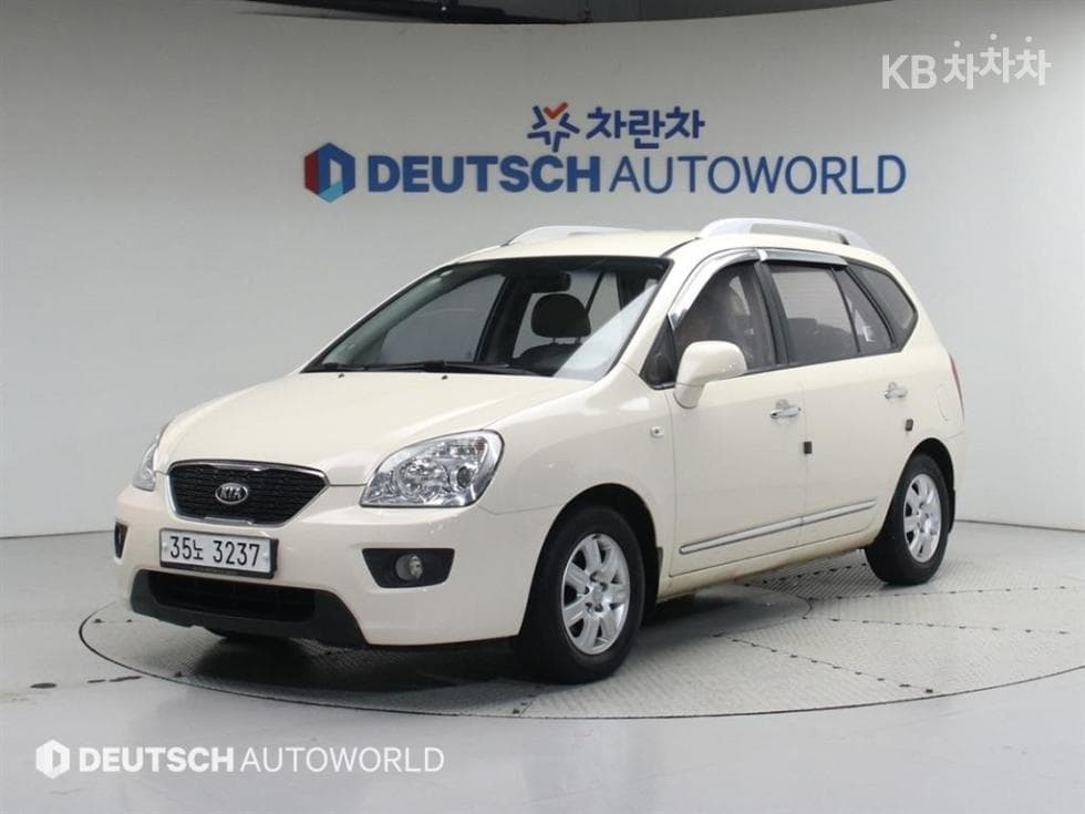 Kia New Carens 2.0 LPI GX Advanced - Image 1