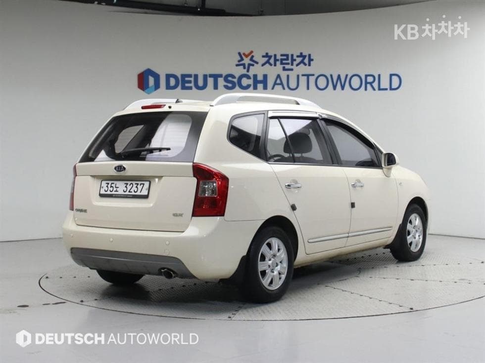 Kia New Carens 2.0 LPI GX Advanced - Image 2