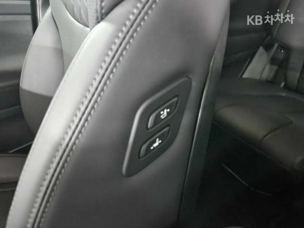 Хюндай The New (фейслифт) Санта Фе TMДизел 2.2 2WD Престиж - 19