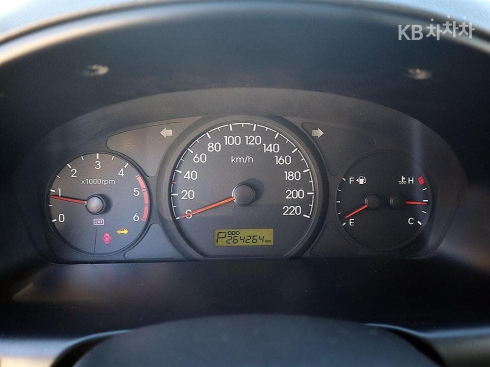 (89L9599)Hyundai Grand Starex 5 Passenger Van CVX Luxury - 10