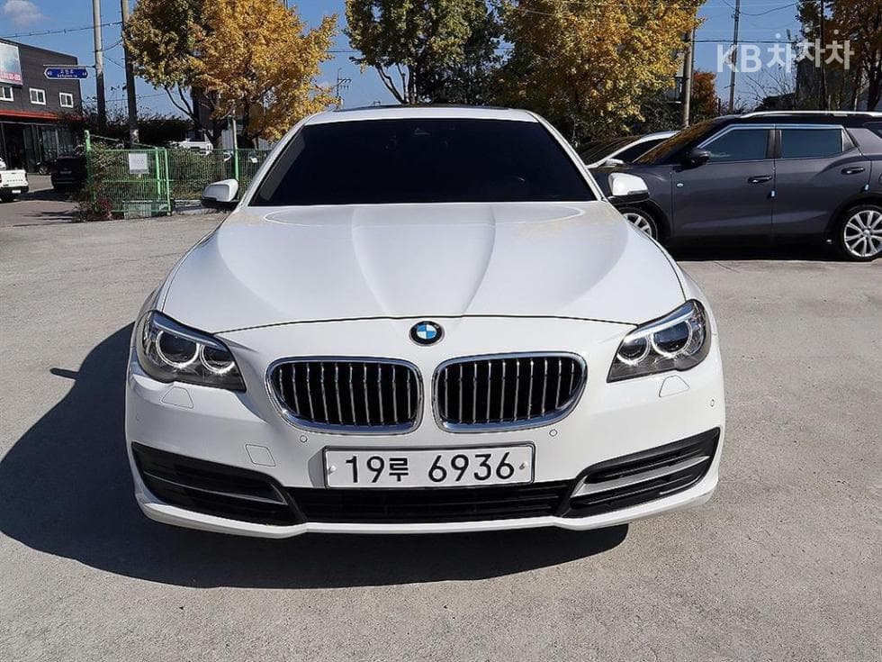 BMW New 5 Series 528i F10 (10-16 years) - Image 2