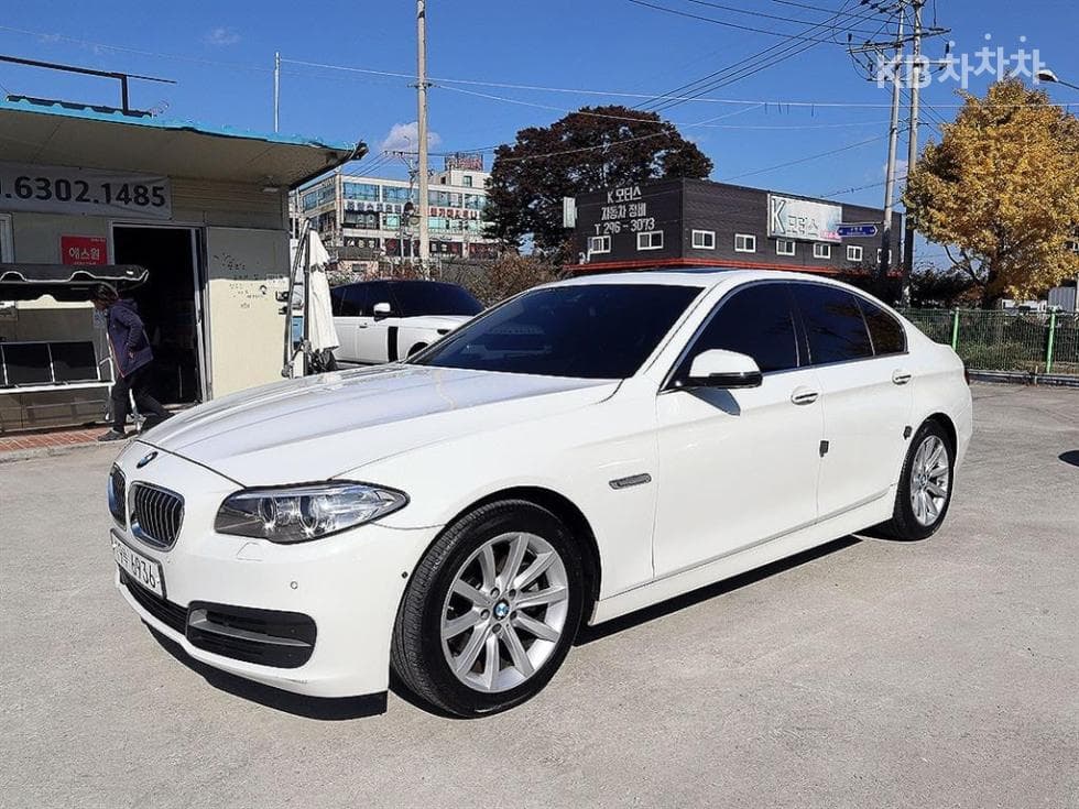 BMW New 5 Series 528i F10 (10-16 years) - Image 1