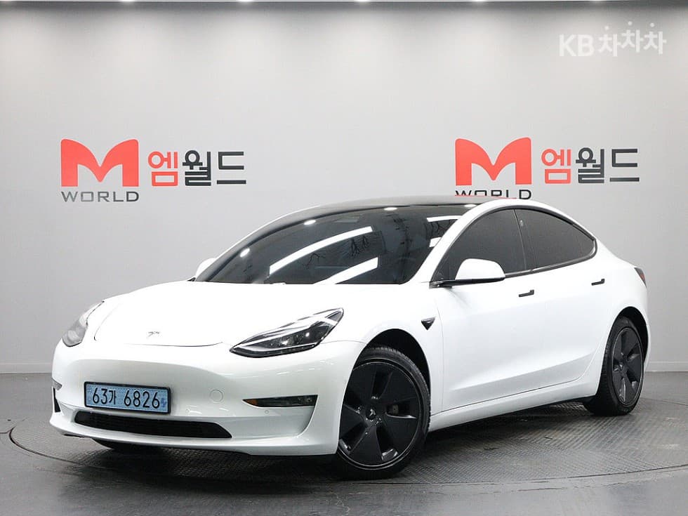 테슬라 Model 3 Long Range - Image 1