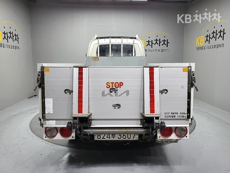 Киа The New (фейслифт) Бонго 3 (лек)와이드 파워게이트 1 тон 턴Местен타입형(2단) Королевска кабина Удължено междуосие L - 4