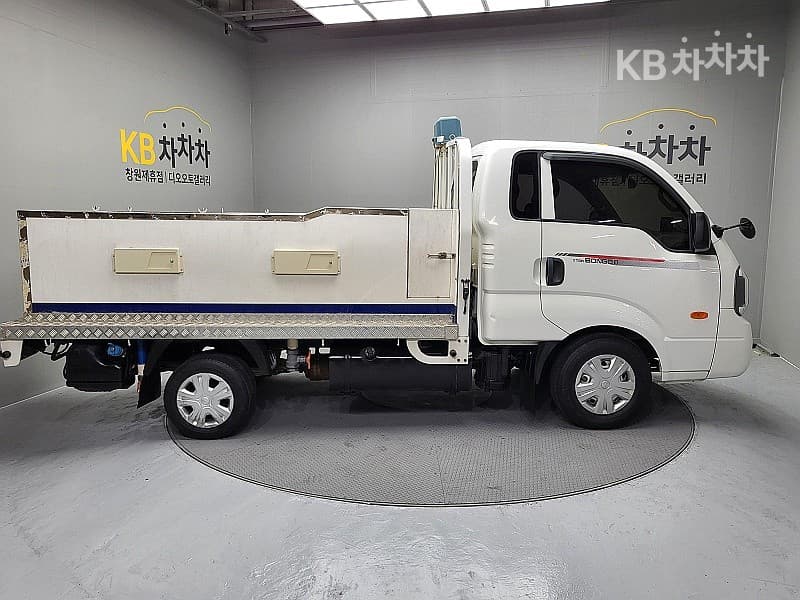 Киа The New (фейслифт) Бонго 3 (лек)활어수송차 1 тон Королевска кабина Удължено междуосие L - 3