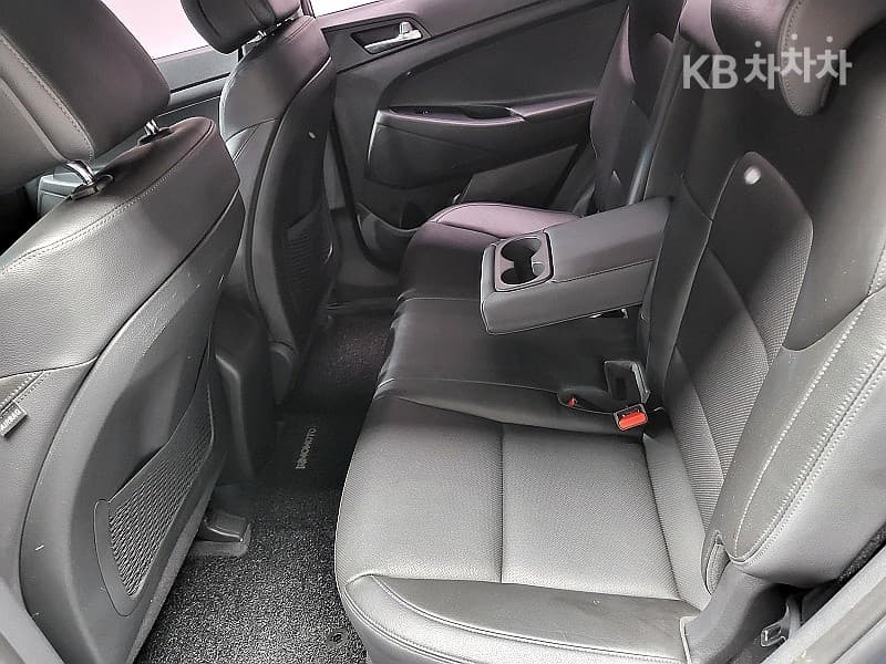 (35 words1468)Hyundai All New Tucson Diesel (e-VGT R)2.0 2WD Style Special - 10