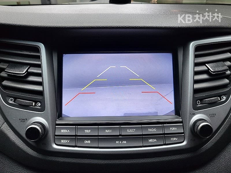 (35 words1468)Hyundai All New Tucson Diesel (e-VGT R)2.0 2WD Style Special - 13