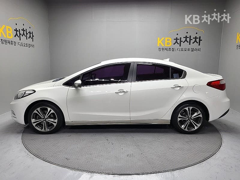 Kia K3 Trendy - Image 2