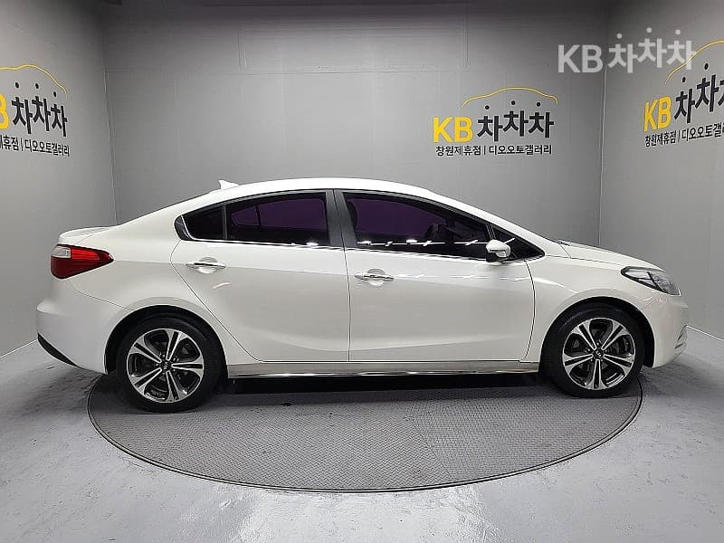 Kia K3 Trendy - Image 3