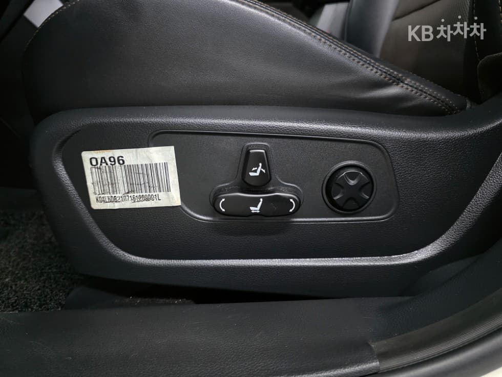 KG Mobility 뷰티플 코란도1.5 GDi Turbo 2WD C5 Plus - 21
