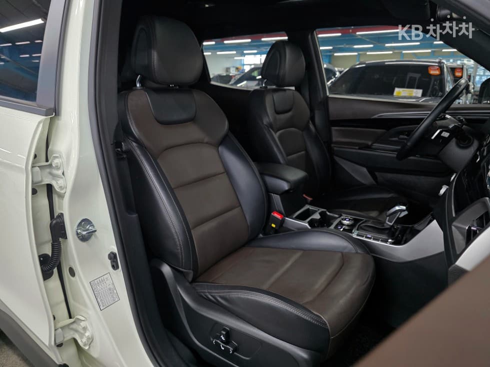 KG Mobility 뷰티플 코란도1.5 GDi Turbo 2WD C5 Plus - 8