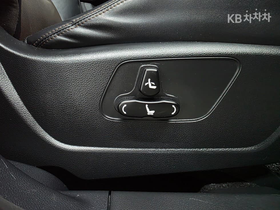 KG Mobility 뷰티플 코란도1.5 GDi Turbo 2WD C5 Plus - 19