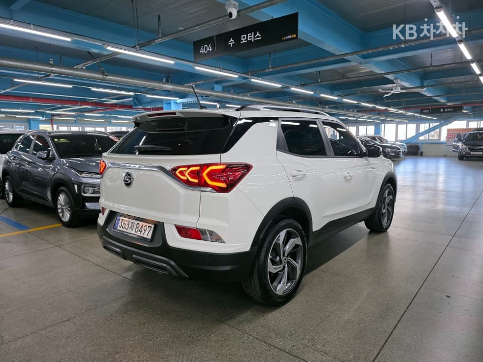 KG Mobility 뷰티플 코란도1.5 GDi Turbo 2WD C5 Plus - 24