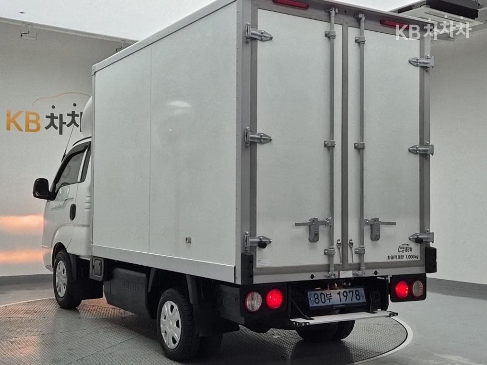 Kia The New Bongo 3 EV 1Ton Plus King Cab Extra Long Axle Base - Image 2