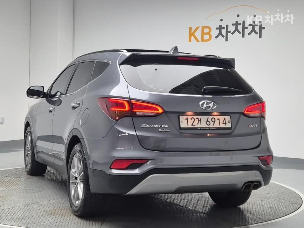 Hyundai Santa Fe The Prime Diesel R2.0 2WD 5-Passenger Premium - Image 3