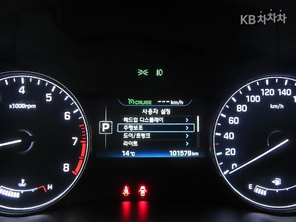 Hyundai GenesisDHG330 Premium AWD - 8