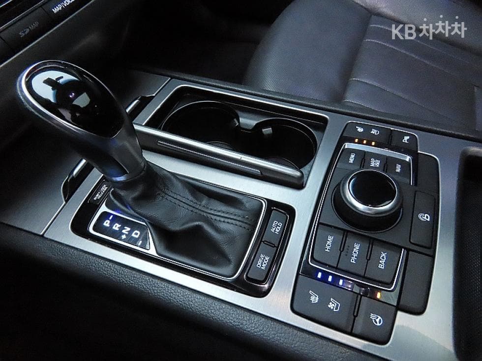 Hyundai GenesisDHG330 Premium AWD - 9