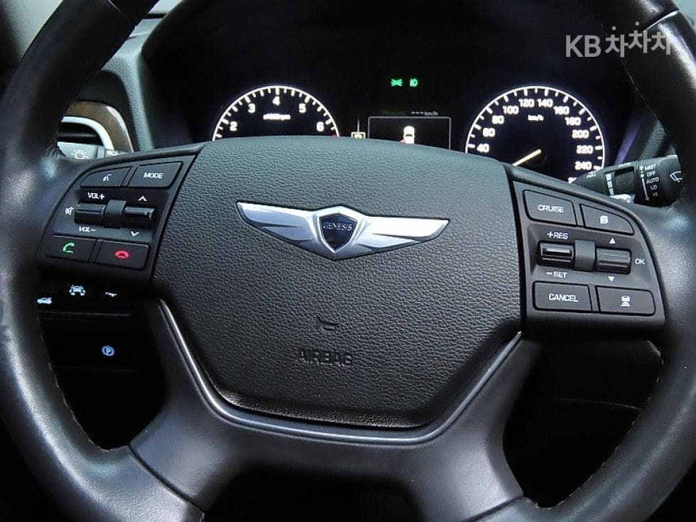 Hyundai GenesisDHG330 Premium AWD - 17