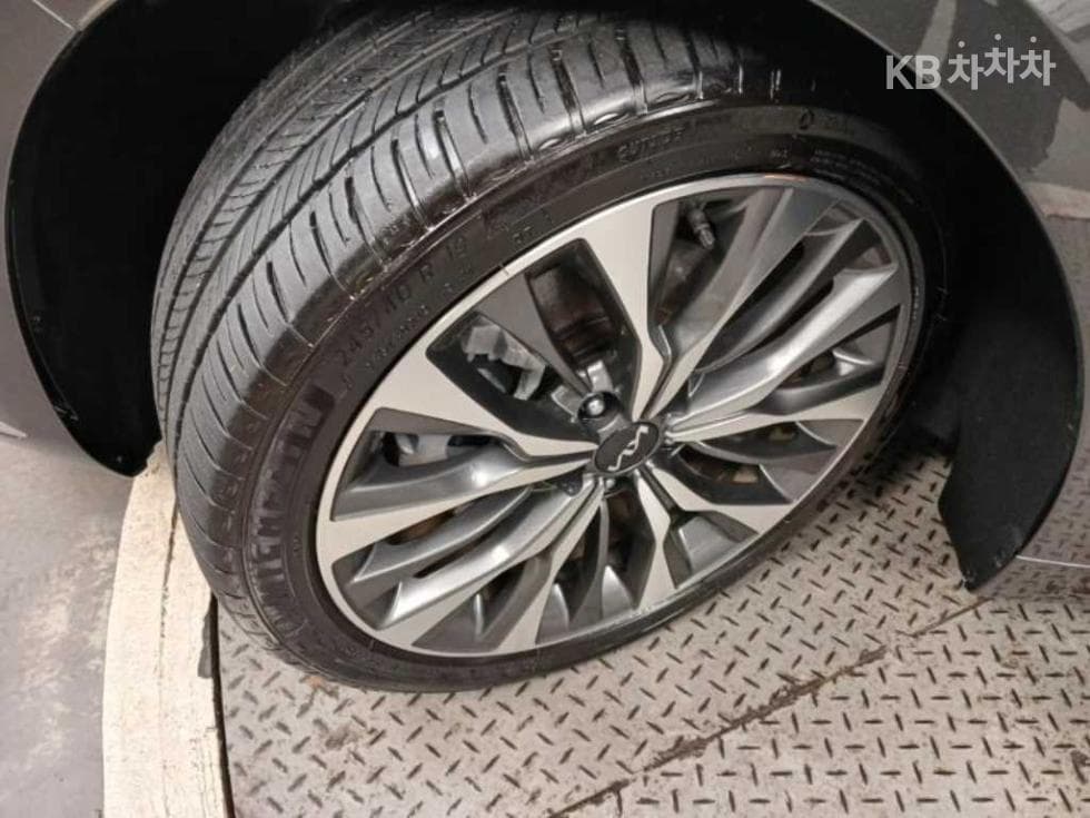 Kia K82.5L gasoline Signature - 20