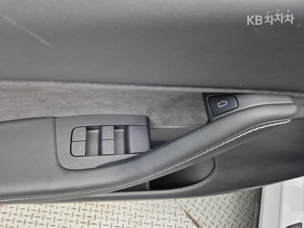 테슬라 Model YLong Range - 19