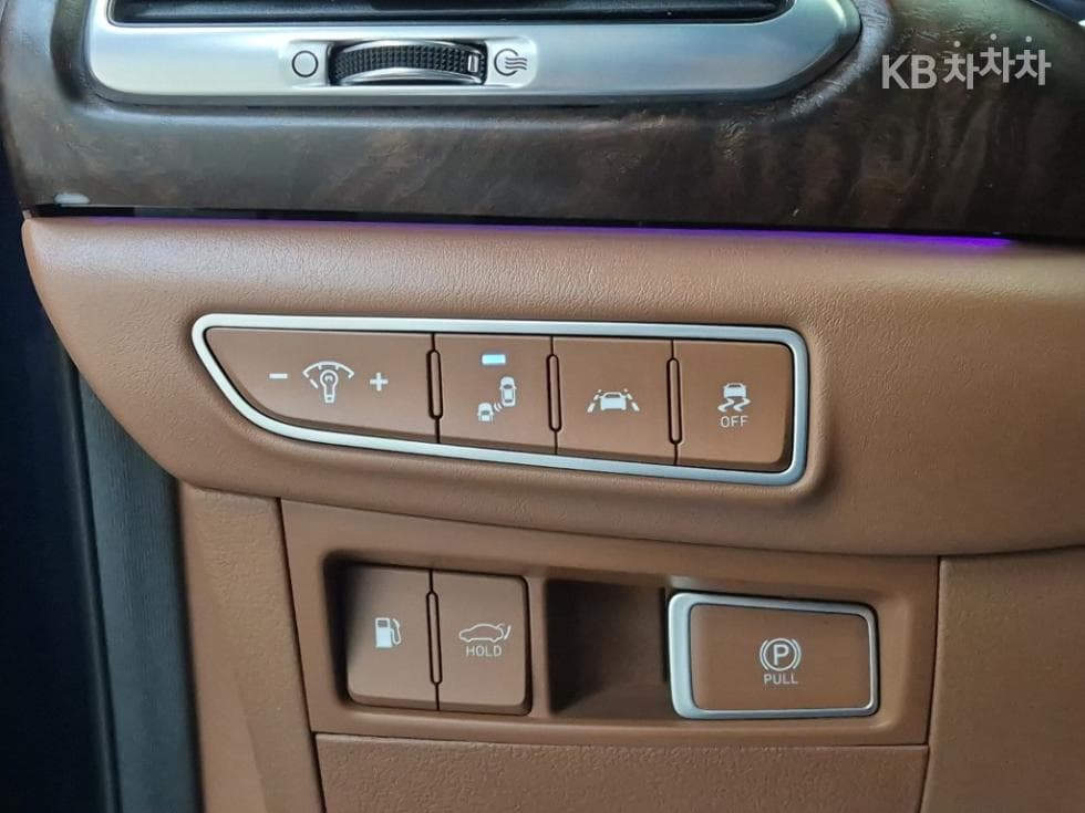 Дженезис G903.8 GDi AWD Премиум Люкс - 18