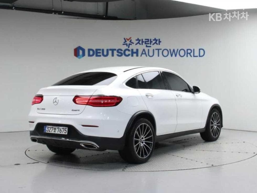 Mercedes-Benz GLC(X253)300 4Matic Coupe AMG Line - 2