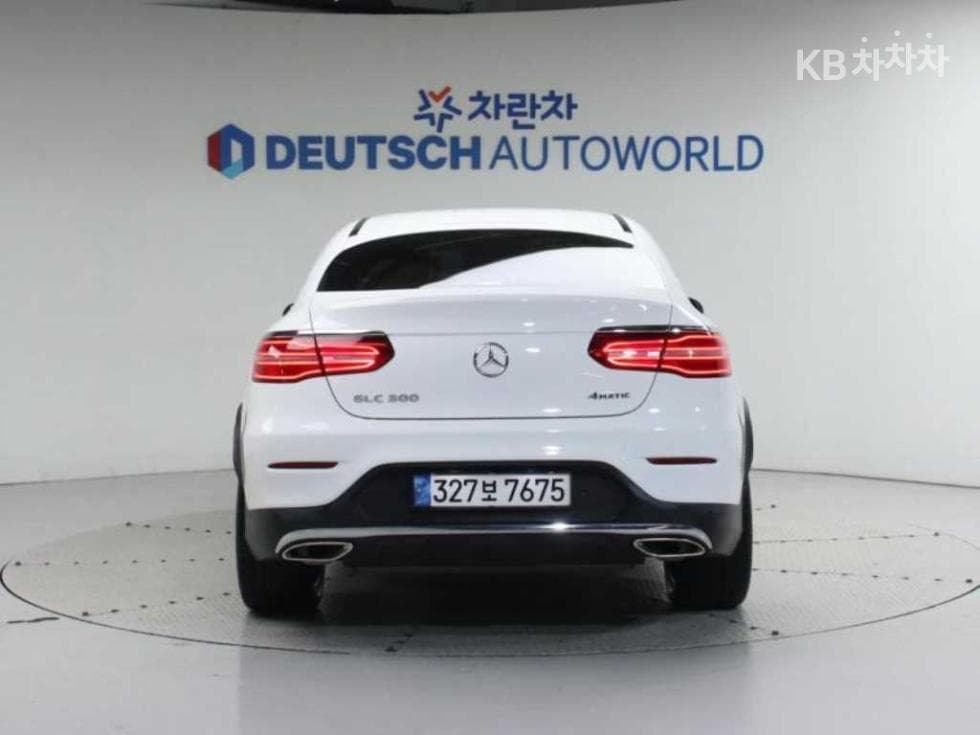 Mercedes-Benz GLC(X253)300 4Matic Coupe AMG Line - 4