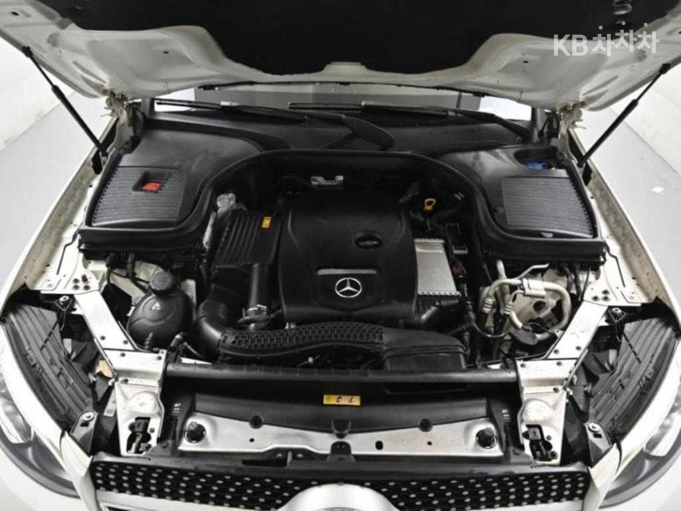 Mercedes-Benz GLC(X253)300 4Matic Coupe AMG Line - 6