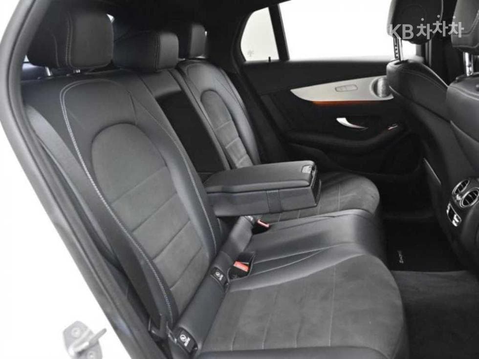 Mercedes-Benz GLC(X253)300 4Matic Coupe AMG Line - 12