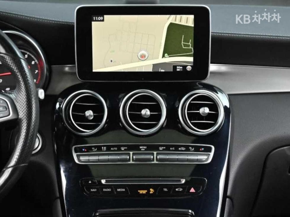 Mercedes-Benz GLC(X253)300 4Matic Coupe AMG Line - 14