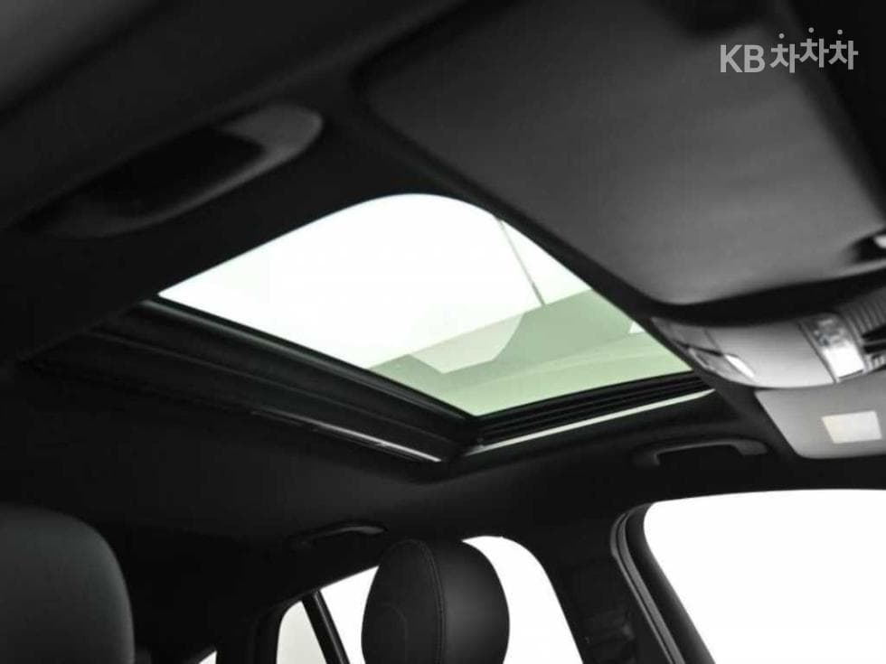 Mercedes-Benz GLC(X253)300 4Matic Coupe AMG Line - 19