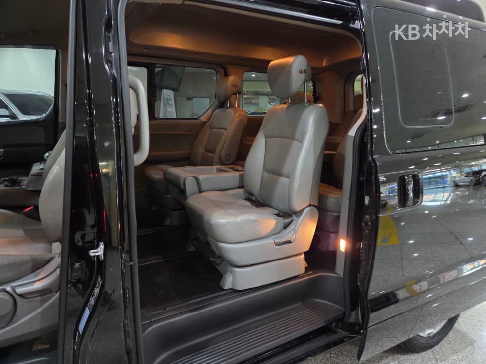 Хюндай The New (фейслифт) 그랜드 Star렉스하이루프 12-местен - 7