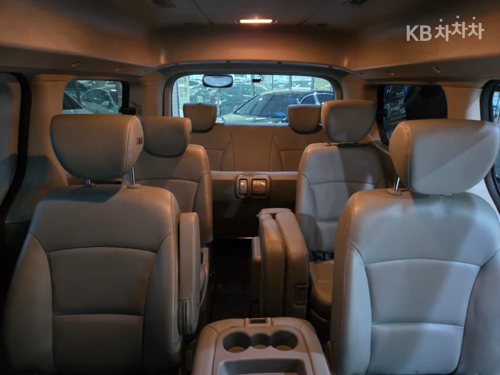 Хюндай The New (фейслифт) 그랜드 Star렉스하이루프 12-местен - 8