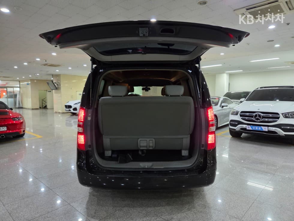 Хюндай The New (фейслифт) 그랜드 Star렉스하이루프 12-местен - 19